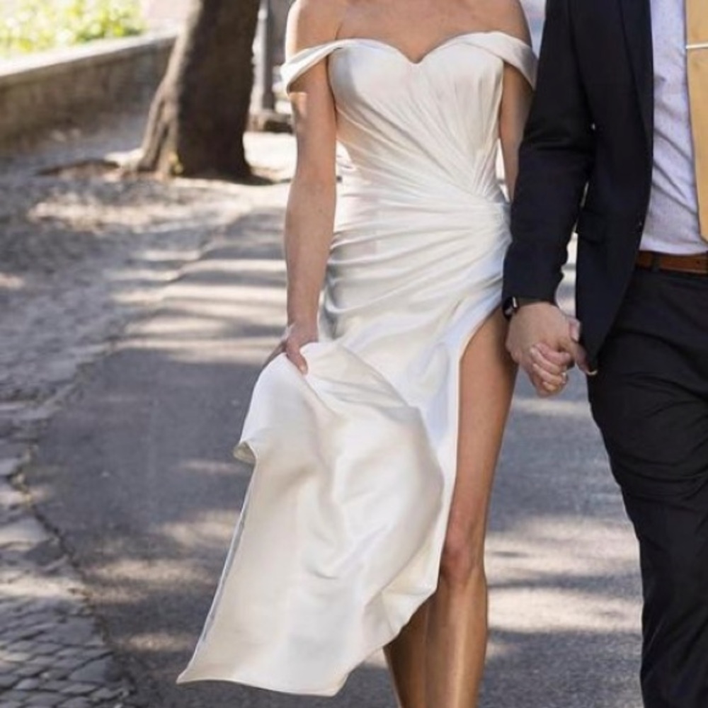 Elegant Galia Lahav The Anna Off-Shoulder Wedding Dress